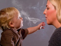 Запрет на продажу сигарет молодым женщинам, сохранит здоровье их детям