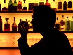 Кто больше всего подвержен алкоголизму?